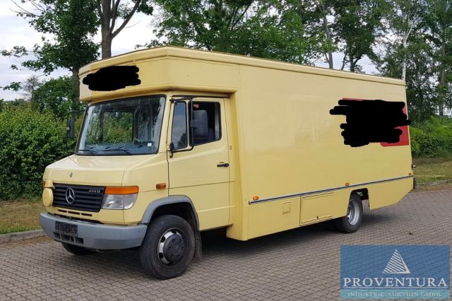 LKW Verkaufsfahrzeug MERCEDES BENZ 814 Vario, LKW MERCEDES-BENZ 815 Atego Koffer, Abbruchhammer SEBA, Zweischalengreifer, Spindelmäher SABO, Anbau-Kehrbesen TUCHEL