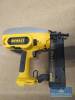 Akku-Stiftnagler Dewalt dc602 557