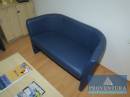 Wartebereich best. aus 2 Sofas Kunstleder blau