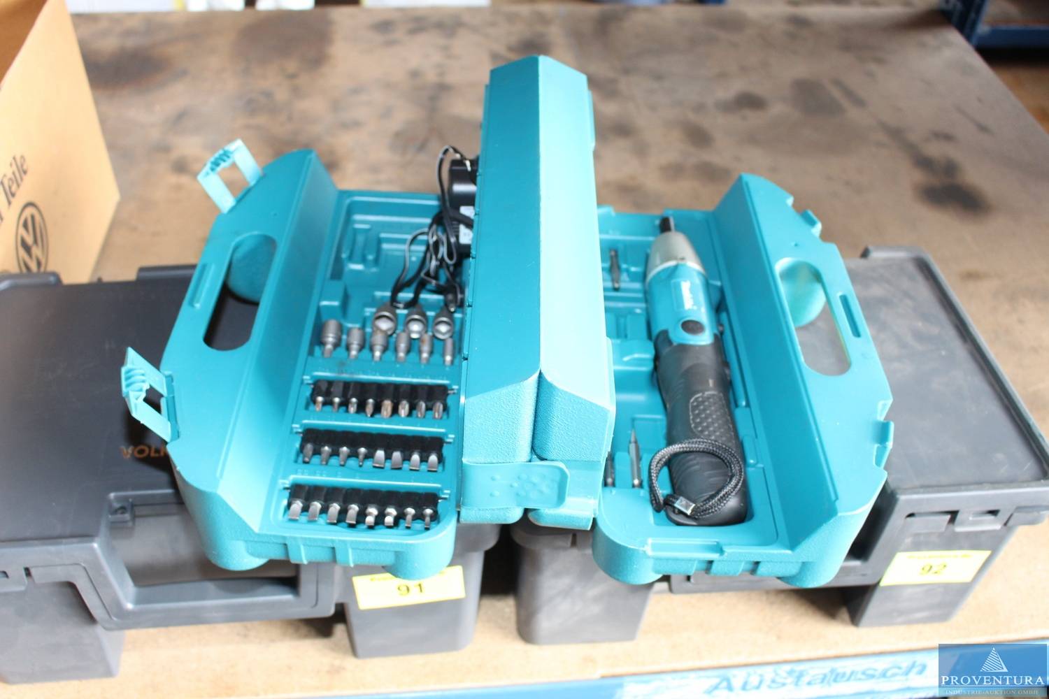 Makita 6722d замена аккумулятора