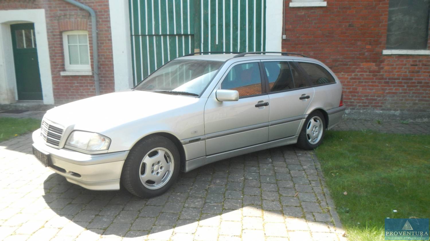 Fahrzeug-Online-Auktion: PkW MERCEDES BENZ C180 Esprit-Selection T-Modell, EZ. 09.2000, 177.390 km, 31542 Bad Nenndorf