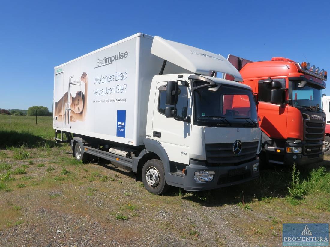 Fahrzeug-Auktion: Möbelkoffer MB Atego 818, EZ 2015, 142.000 km, VOLVO FH 500EFV, EZ 13, 710.000 km, Holztransportanhänger, etc., 37100 Raum Northeim