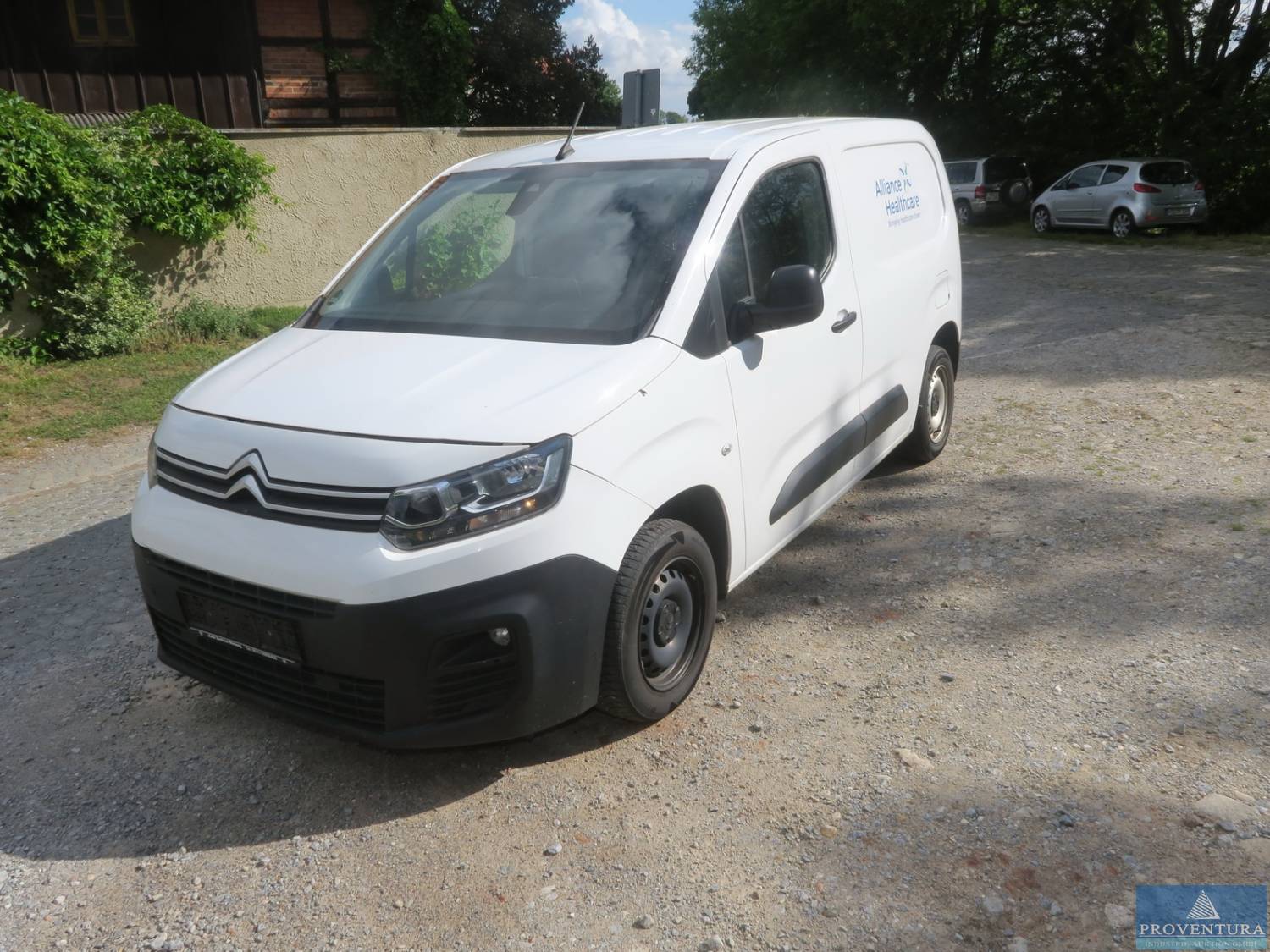 Fahrzeug-Auktion: Lkw geschl. Kasten CITROEN Berlingo 1.6 HDi 100, EZ. Februar 2019, ca. 200.000 km, Kühleinrichtung Laderaum für Arzneitransport