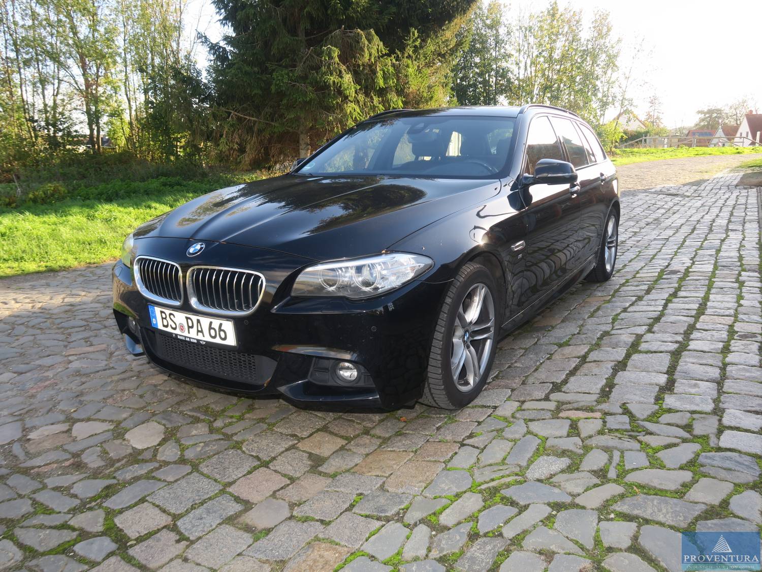 Fahrzeug-Auktion: BMW 525d Touring xDrive, ca. 210.000 km, EZ. 2016, gute Ausstattung, sehr gepflegter Zustand !