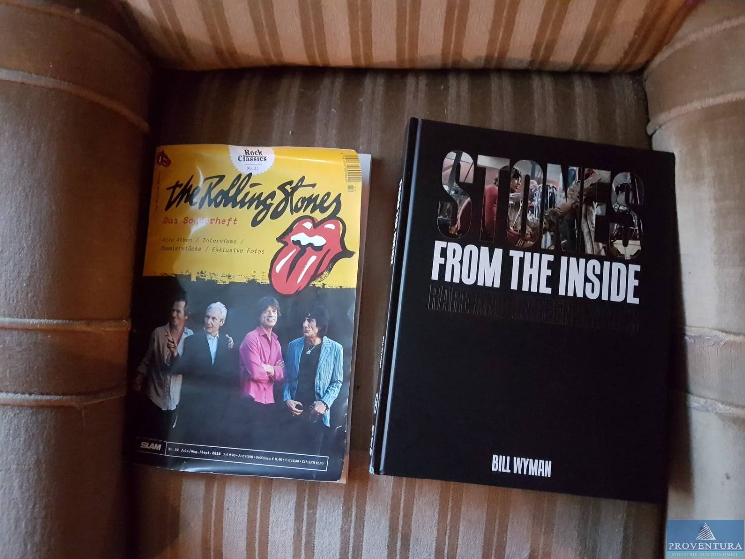 Versteigerung aus Nachlass Konvolut LPs CDs Bücher Rolling Stones, Balgenkameras, DVDs Derrick sowie der Alte, etc.