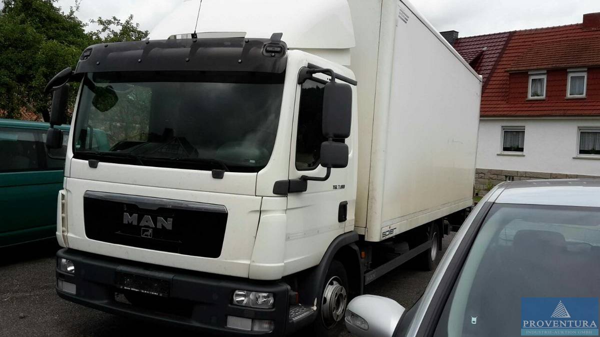 4 Nutzfahrzeuge, 2 MAN TGL 7.180 Koffer, 2 Mercedes Atego 818 Plane/Spriegel, Raum Eichsfeld