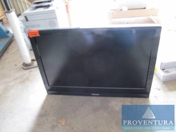 Bildschirm TOSHIBA 32AV605PG mit SAVONGA 11068 Wandhalterung