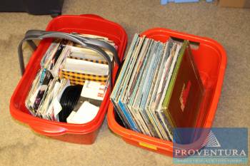 Schallplatten LPs/ Singles ca. 30 Schallplatten