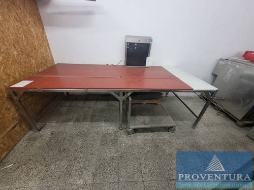 Zerlegetisch Edelstahl mit Schneidbrettern ca 300 x 130 cm