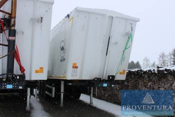 Lkw-Mulden-Kippaufleiger Unfall WIELTON NW-3