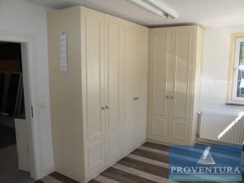 Echtholzschrank beige